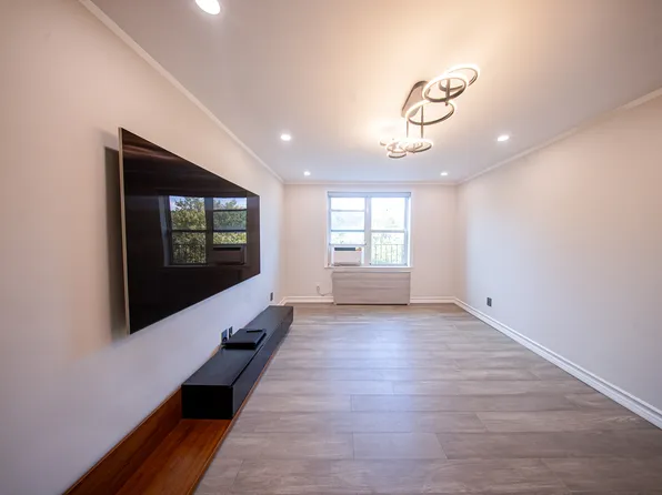 2531 East 7th Street image 1 of 37