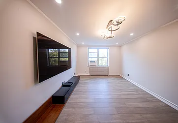 2531 East 7th Street, #6M