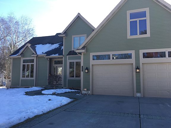3rd image of 1061 N Robinhood Dr