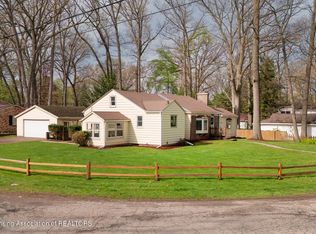 1807 Shady Oak Ln, Lansing, MI 48906
