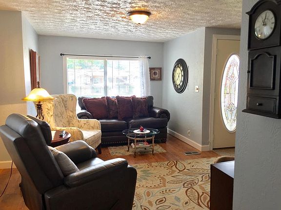 5th image of 459 Eldridge Ave
