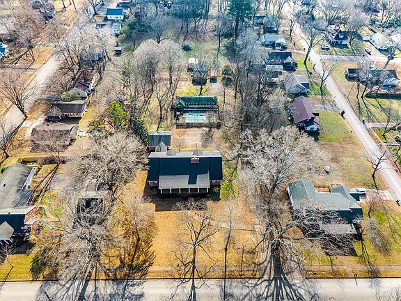 2nd image of 414 Knox St