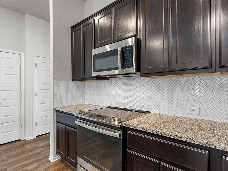 3906 Crockett Ave — Photo 10