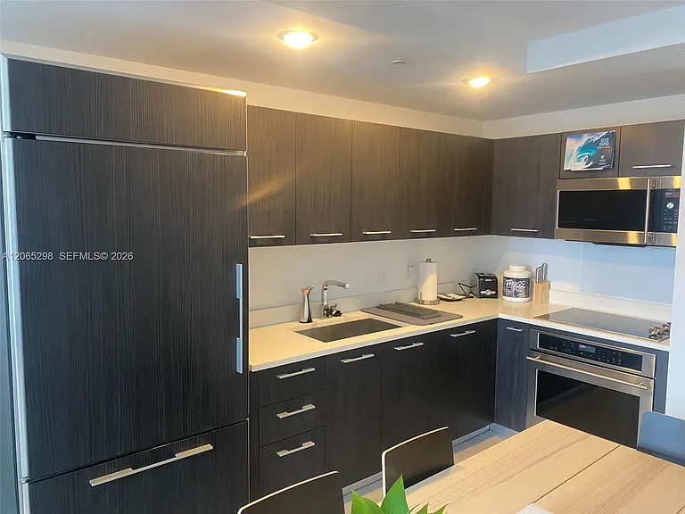 45 SW 9th St #1005 — Photo 29