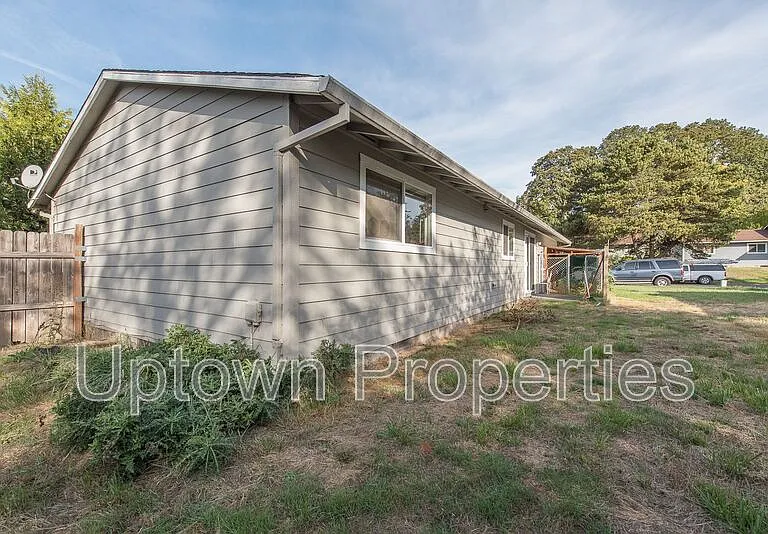 8105 SW Thorn St — Photo 11