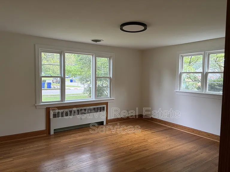 1300 Elk Ave — Photo 5