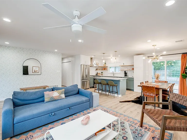 2516 Friar Tuck Ln — Photo 3