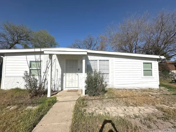 823 N Trinity St, San Antonio, TX 78207