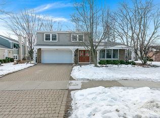 309 W Victoria Ln, Arlington Heights, IL 60005