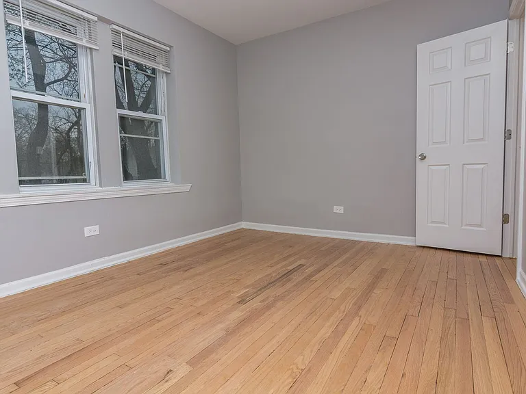 1131 E 79th Pl — Photo 7