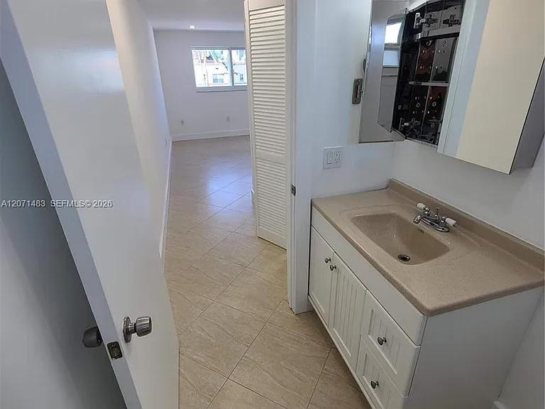 1612 Jefferson Ave #403 — Photo 38