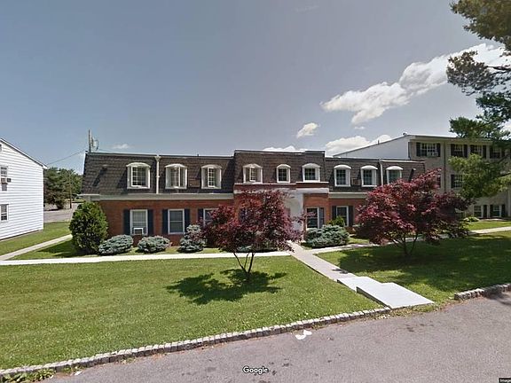 5th image of 34 Cedar Ln #C