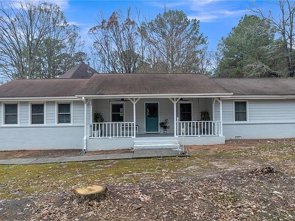 2nd image of 520 Herring Rd