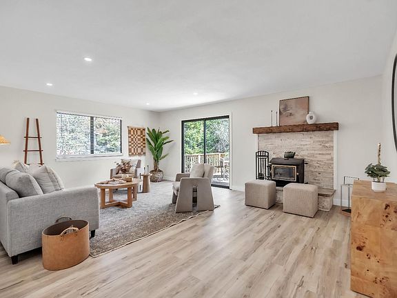 2nd image of 3569 Cambridge Rd