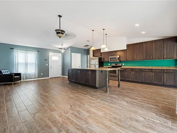 3rd image of 17605 Mandarin Cir