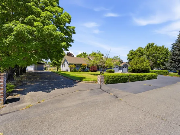992 Auby Way, Grants Pass, OR 97527