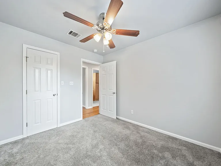 4612 Bennett Avenue — Photo 31
