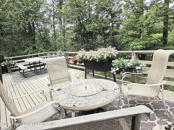 5th image of 60 Pleasant Ridge Drive