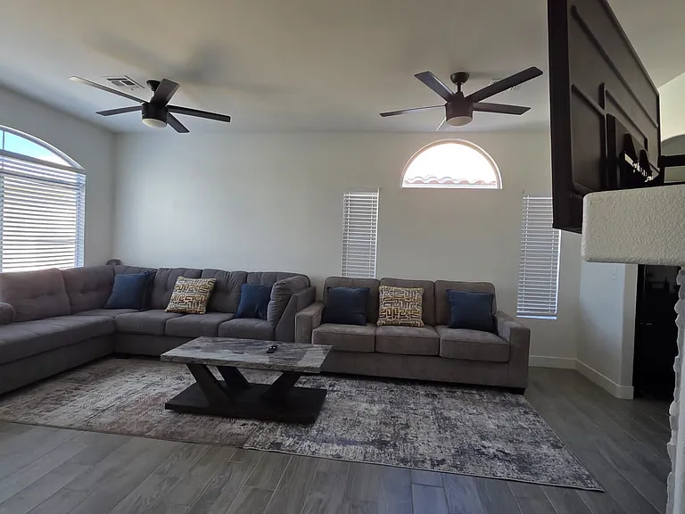 Silver Lantern Dr — Photo 23