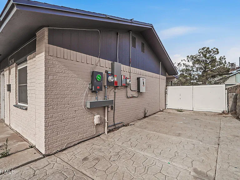 2624 Lake Victoria Dr #A — Photo 29