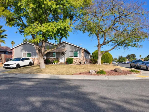 7391 Hayward Dr, Sacramento, CA 95828