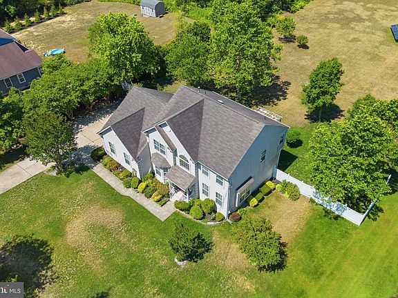 5th image of 683 S Blue Bell Rd