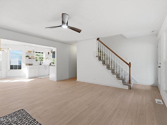 5th image of 605 Summerdale Dr