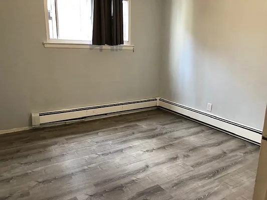 Rented by Alexiou Realty | media 6