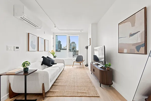 Living room, photo 1