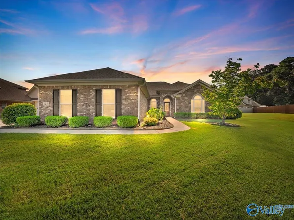 127 Timbercove Cir SW, Madison, AL 35756