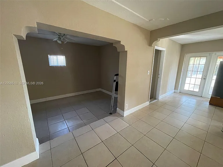1810 SW 64th Ter — Photo 6