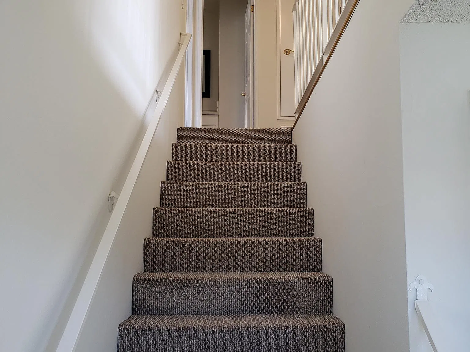3 bed, 2.5 bath, 1350 sqft, $3,400 — Photo 4