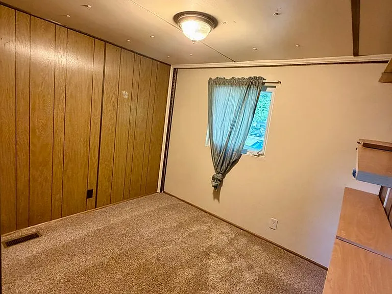 1645 Old Pioneer Way — Photo 9
