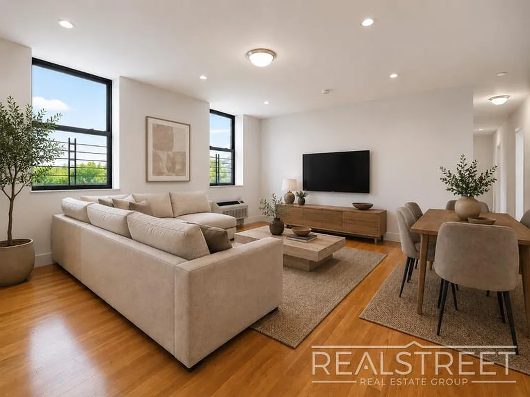 90-02 Queens Boulevard 407