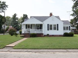 702 Floral Ave, Colonial Heights, VA 23834