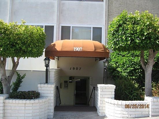 1st image of 1907 Robinson Ave Unit 208