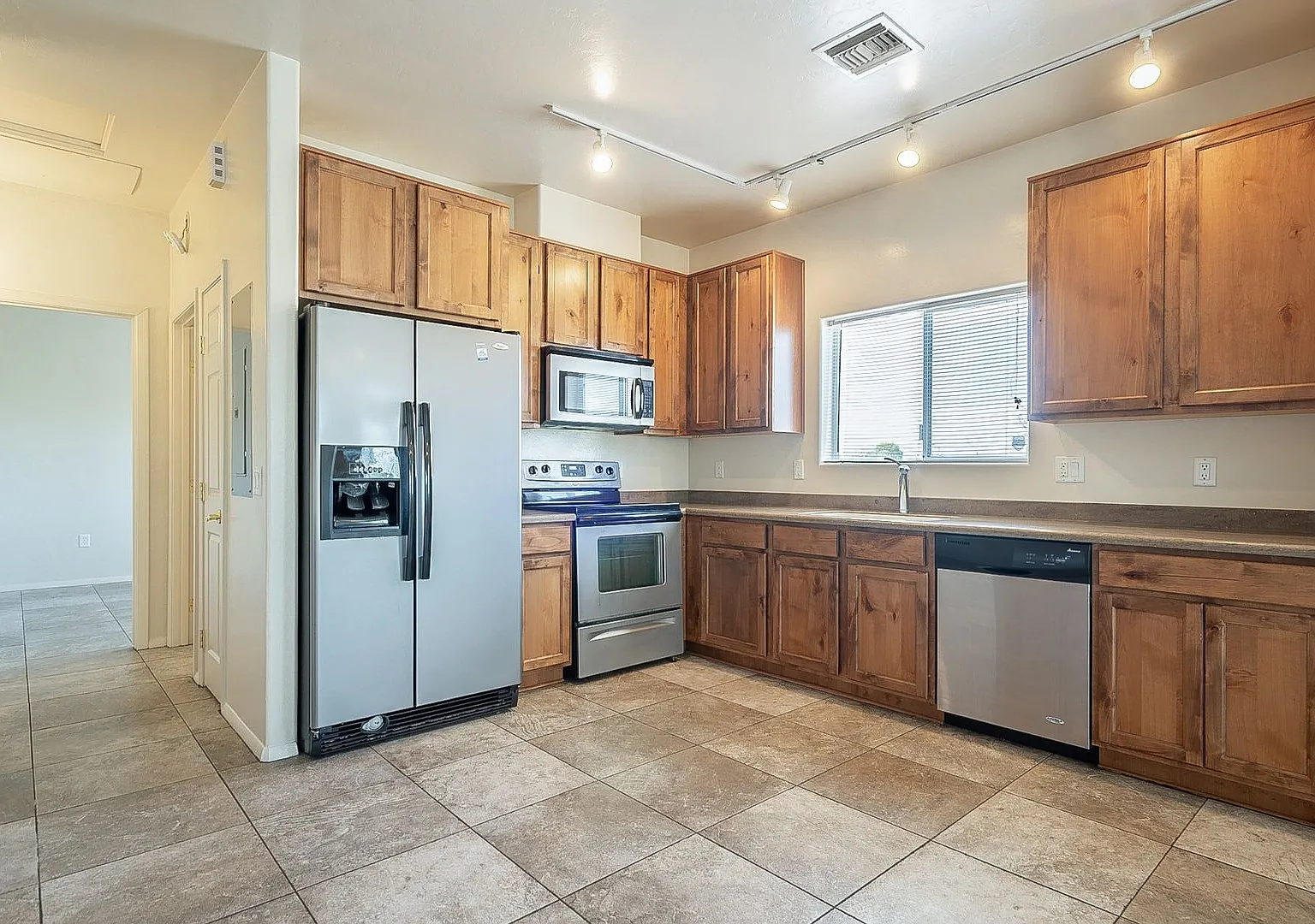 638-642 E. Lester St. - SVP — Photo 4