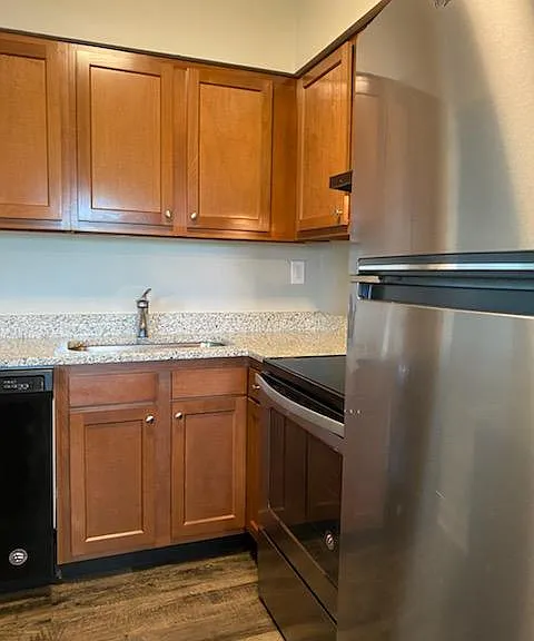 The Charlotte Apartments — Photo 7