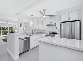 3055 Riviera Dr APT 102, Naples, FL 34103