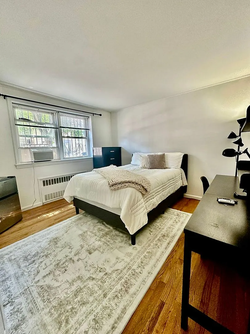 2423 Cambreleng LLC — Photo 1