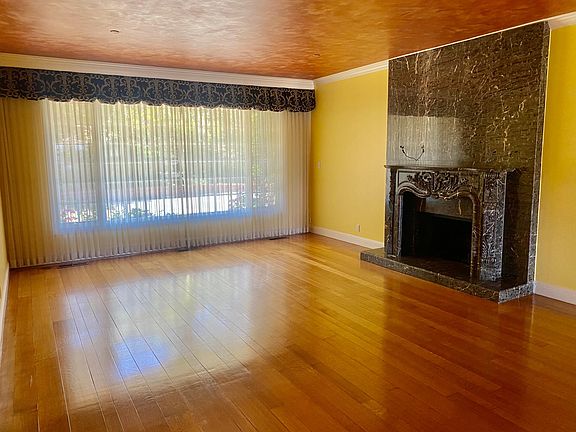 4th image of 30 Willard Ln