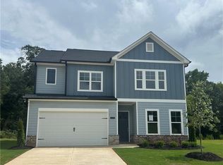 124 Ruby Robin Dr, Jefferson, GA 30549