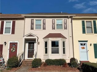 4716 Woods Edge Rd, Virginia Beach, VA 23462