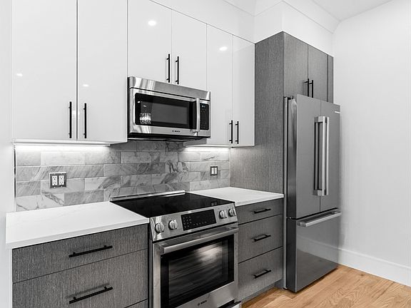 3rd image of 143 Tremont St #3