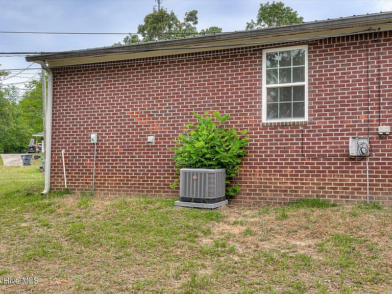 101 Old Thomson Rd #B — Photo 21