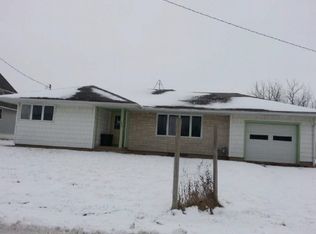 702 5th St, Lowden, IA 52255