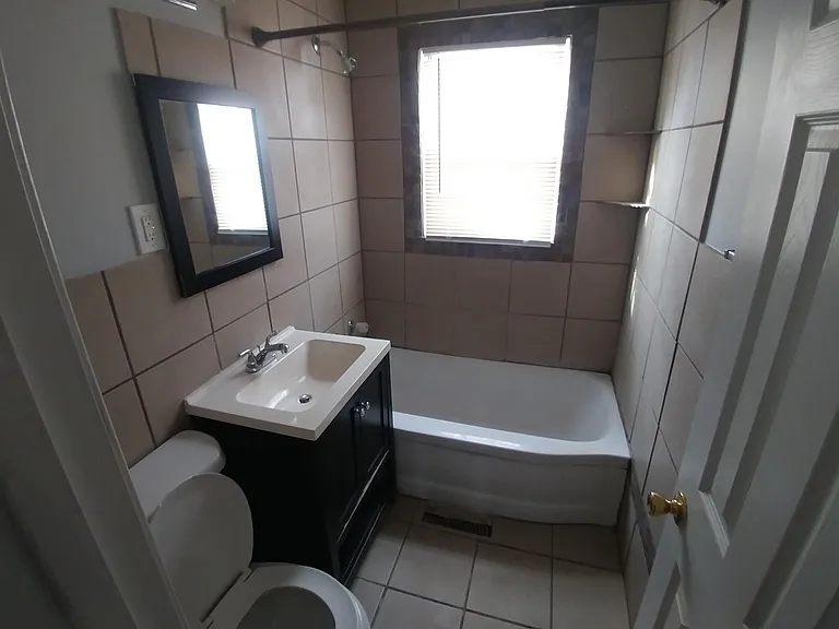 7022 Agnes Ave — Photo 3