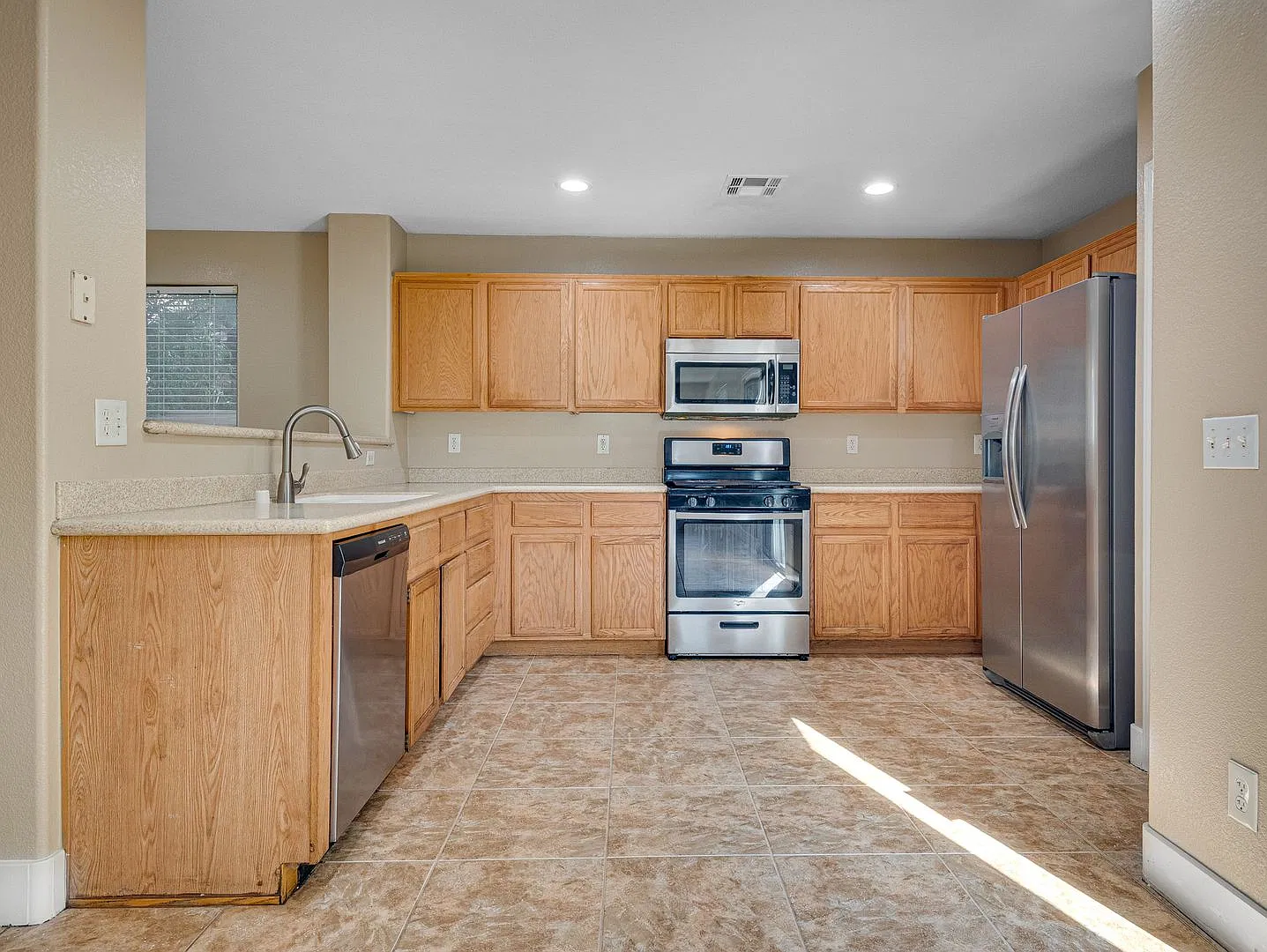 Two-Story Home with Fireplace and Private Outdoor Space in Silverado Ranch — Photo 3