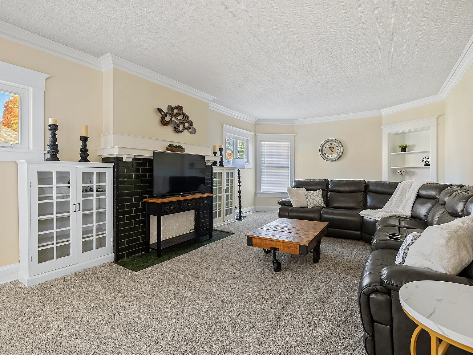 4 bed, $3,000 — Photo 3