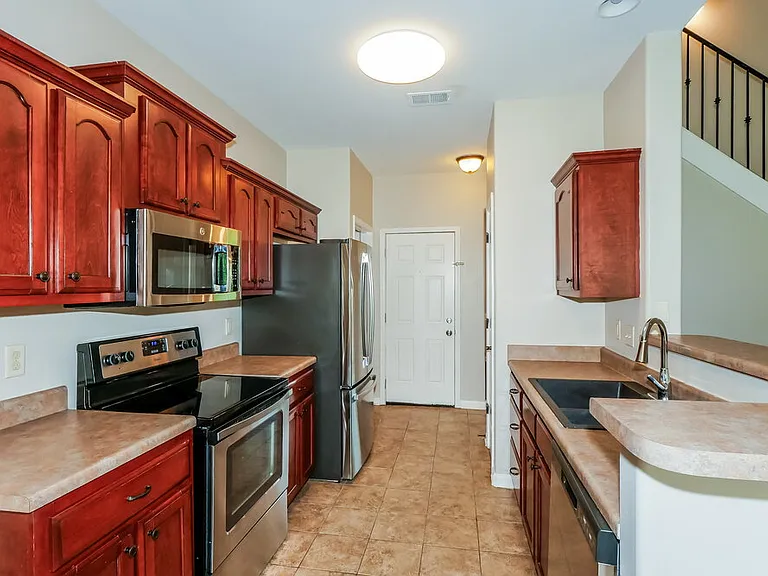 445 Green Willow Cv — Photo 8
